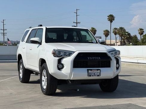 Used 2020 Toyota 4Runner SR5 AWD/4WD image 14