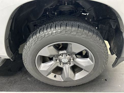 Used 2024 RAM 1500 Big Horn image 8