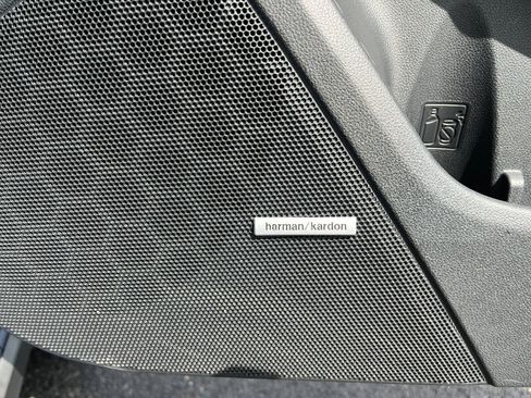 Used 2018 Subaru Crosstrek 2.0i Limited image 16