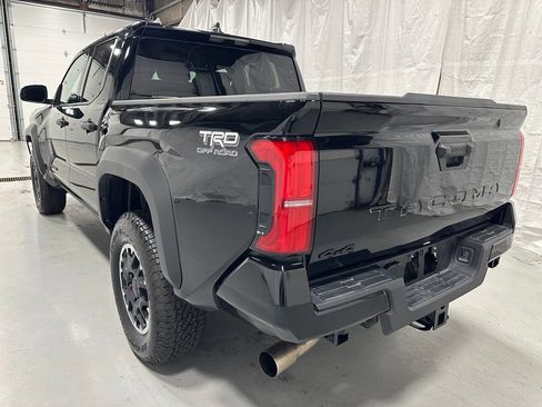 Used 2026 Toyota Tacoma TRD Off-Road AWD/4WD image 5