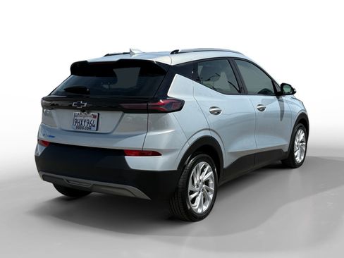 Used 2023 Chevrolet Bolt EUV LT FWD image 5