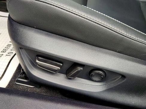 Used 2025 Toyota Camry SE image 10