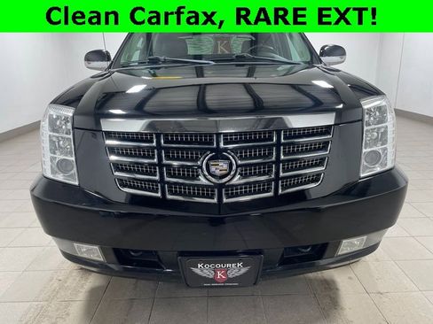 Used 2011 Cadillac Escalade EXT Luxury image 2