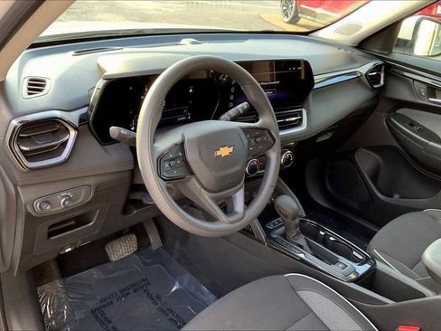 Used 2025 Chevrolet TrailBlazer LT image 16