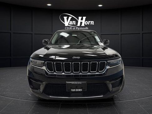 Used 2023 Jeep Grand Cherokee Laredo w/ Luxury Tech Group I image 10