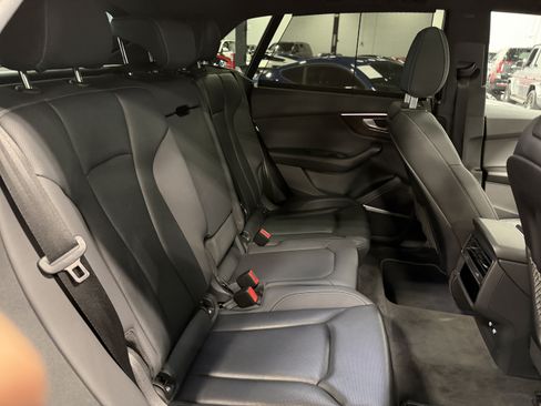 Used 2020 Audi Q8 Prestige w/ Prestige Package AWD/4WD image 16