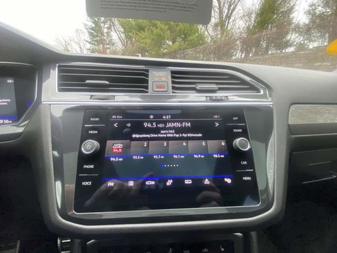 Certified 2023 Volkswagen Tiguan SE R-Line AWD/4WD image 21