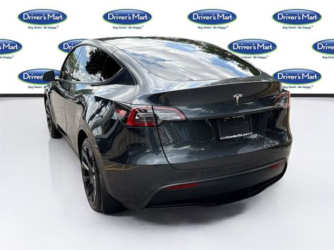 Used 2024 Tesla Model Y 2WD image 5