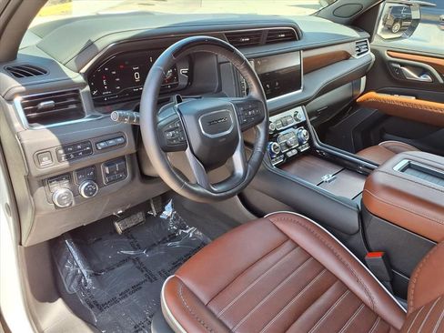 Used 2024 GMC Yukon Denali Ultimate AWD/4WD image 21