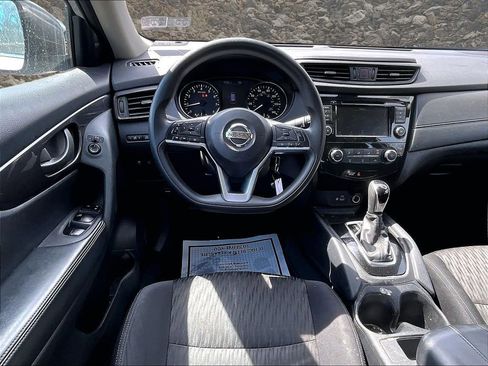 Used 2020 Nissan Rogue S FWD image 5