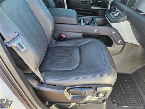 Used 2022 Land Rover Defender 110 S image 22