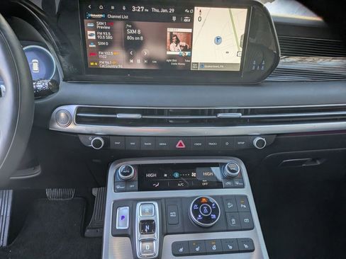 Used 2023 Hyundai Palisade Calligraphy image 16