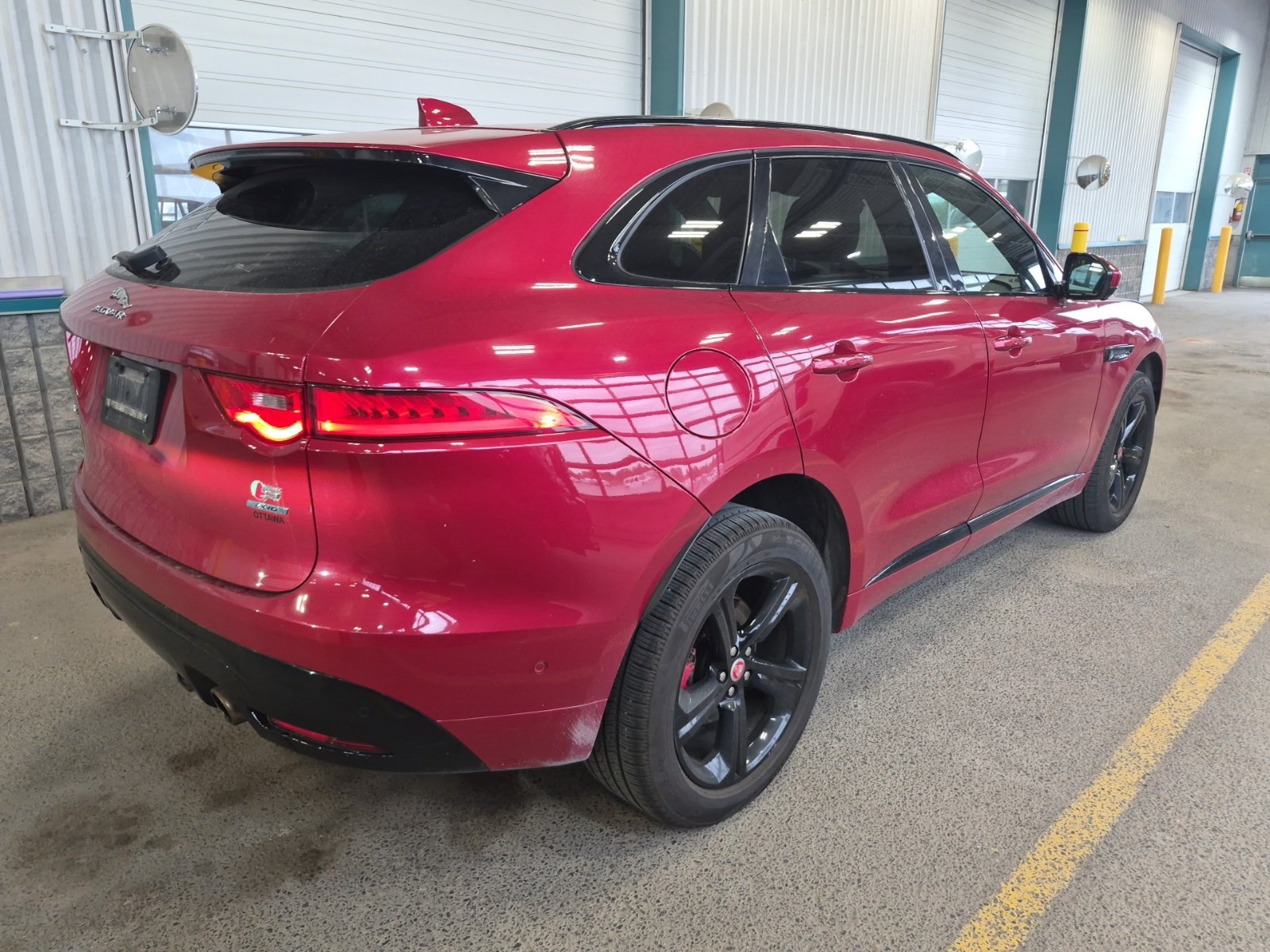 Used 2019 Jaguar F-PACE S AWD/4WD image 3