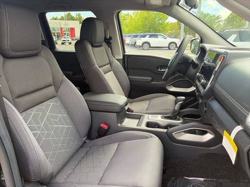 New 2026 Nissan Frontier 4x4 Crew Cab image 11