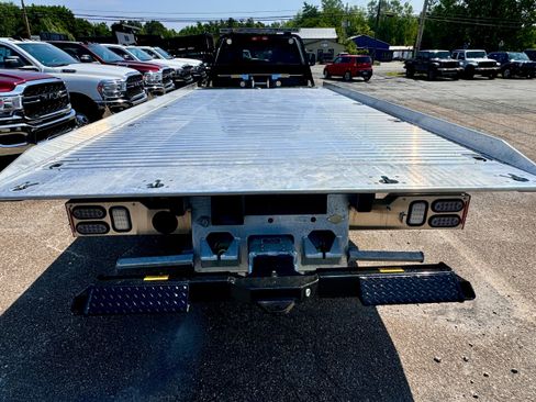 New 2024 RAM 5500 SLT w/ Quick Order Package 2YG SLT image 4