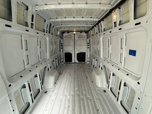 New 2025 Mercedes-Benz Sprinter 2500 image 24