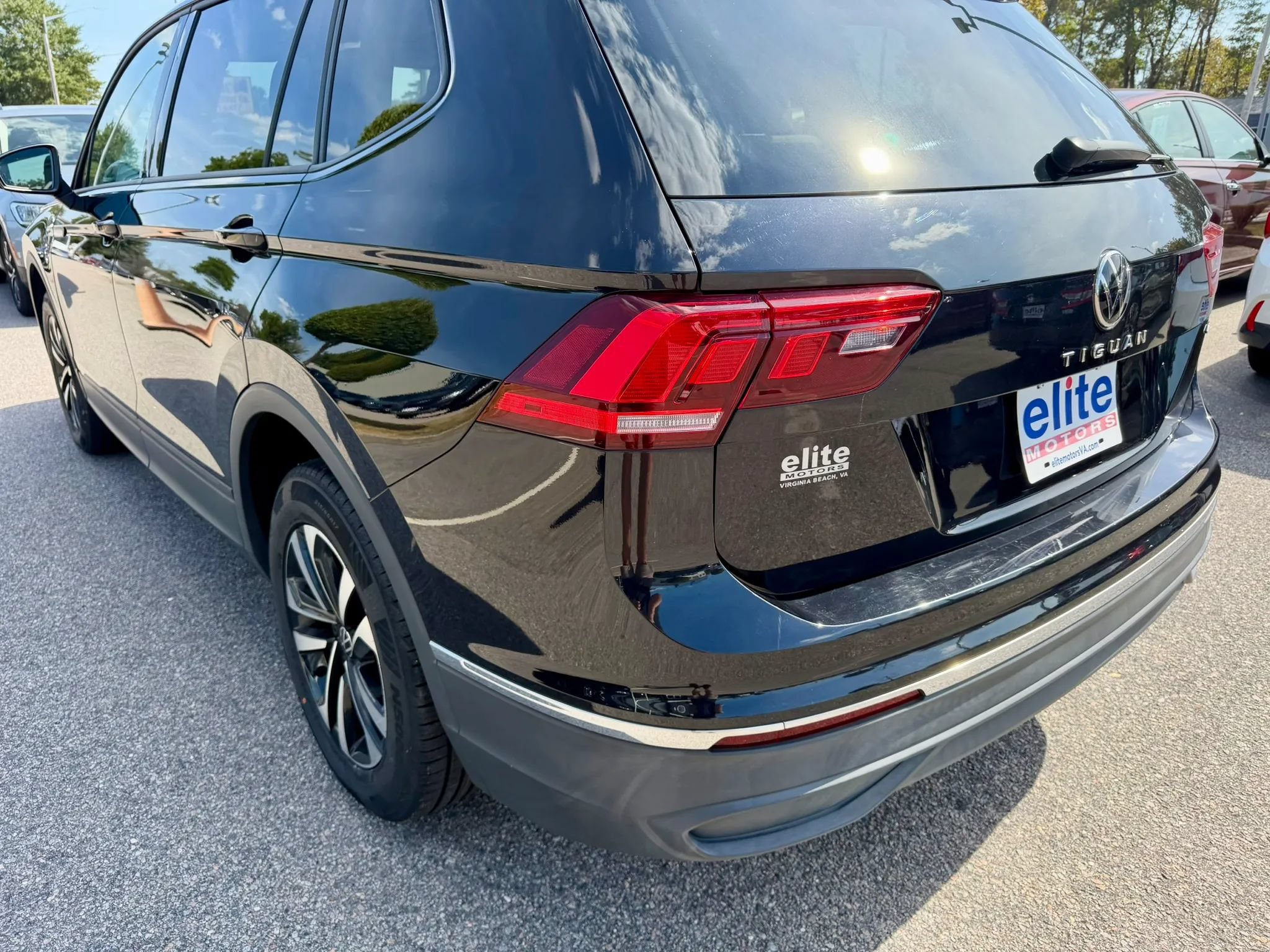 Used 2022 Volkswagen Tiguan S AWD/4WD image 12