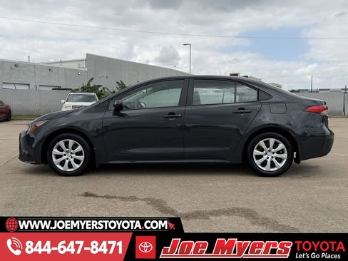 Used 2026 Toyota Corolla LE image 6