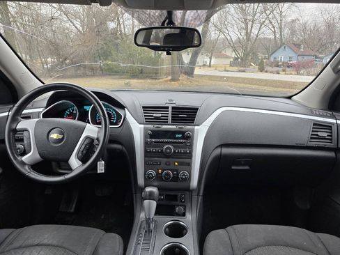 Used 2011 Chevrolet Traverse LT AWD/4WD image 11