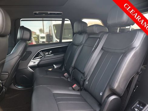 Used 2025 Land Rover Range Rover Long Wheelbase SE AWD/4WD image 32