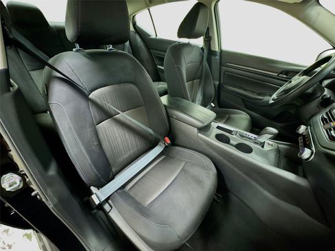 Used 2025 Nissan Altima 2.5 S FWD image 25