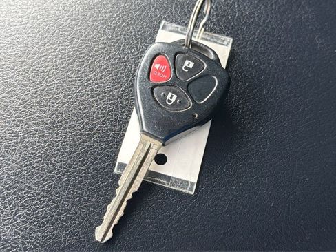 Used 2016 Toyota 4Runner SR5 RWD image 34