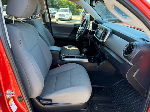 Used 2018 Toyota Tacoma SR5 AWD/4WD image 23