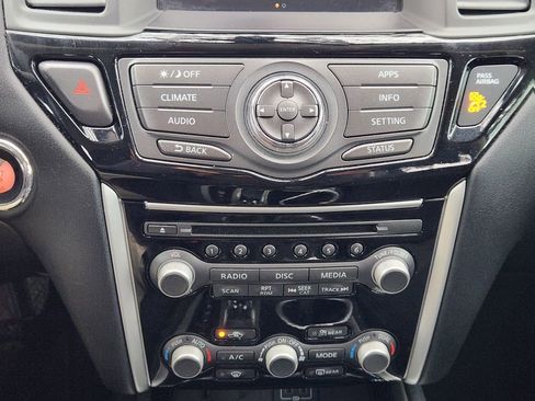 Used 2018 Nissan Pathfinder S image 17