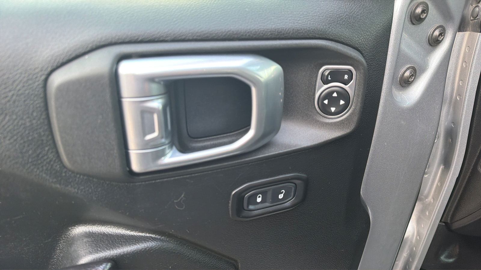 Used 2020 Jeep Gladiator Rubicon AWD/4WD image 22