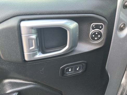Used 2020 Jeep Gladiator Rubicon AWD/4WD image 22