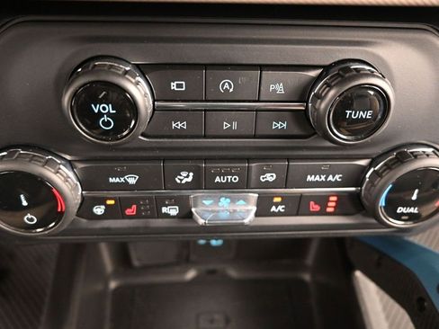 Used 2022 Ford Bronco Wildtrak image 31