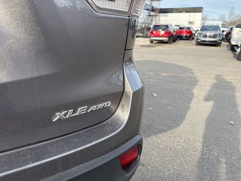 Used 2019 Toyota Highlander XLE image 34