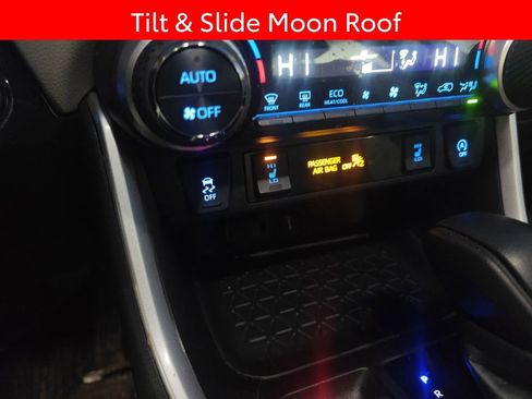 Used 2022 Toyota RAV4 XLE w/ Convenience Package image 10