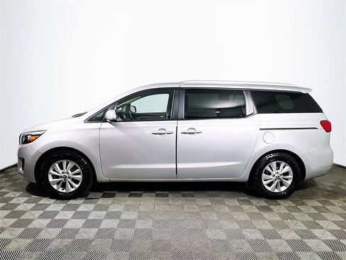 Used 2016 Kia Sedona LX w/ LX Convenience Package image 5