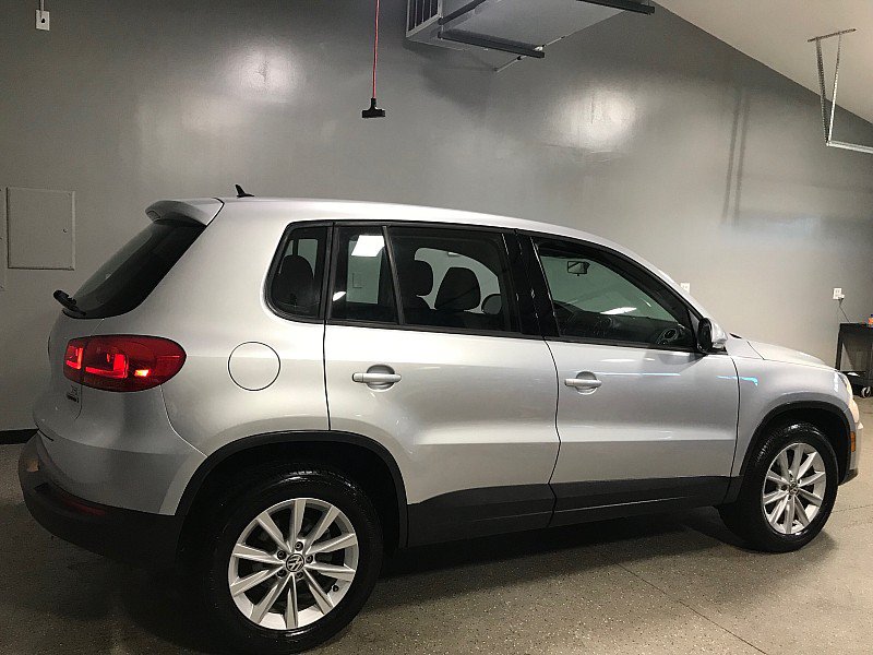 Used 2017 Volkswagen Tiguan Limited w/ Alloy Wheels Package AWD/4WD image 3