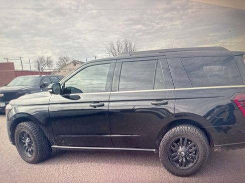 Used 2022 Ford Expedition Limited image 7