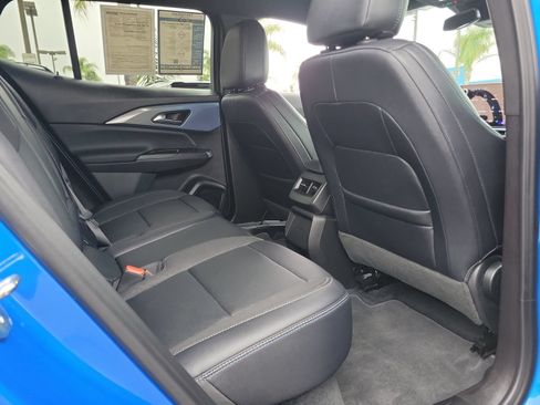 Used 2025 Chevrolet Equinox EV LT FWD image 23