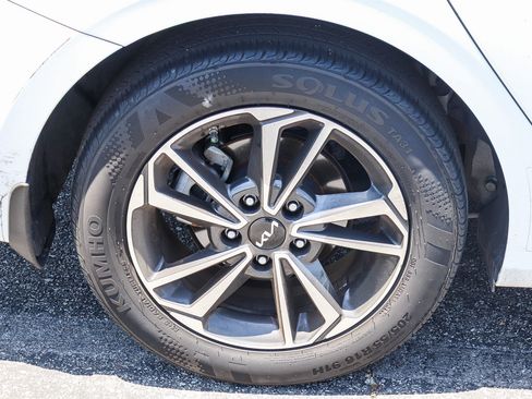 Used 2023 Kia Forte LXS FWD image 8