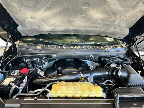 Used 2018 Ford F150 XLT w/ Equipment Group 302A Luxury AWD/4WD image 29