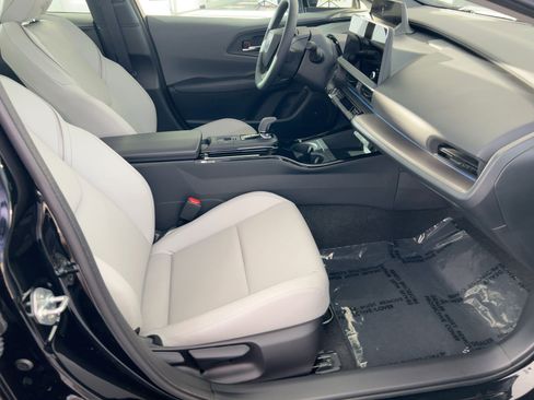 Used 2025 Toyota Prius Limited image 30