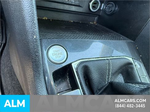 Used 2022 Volkswagen Tiguan SE image 18