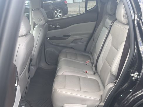 Certified 2017 GMC Acadia SLT AWD/4WD image 8