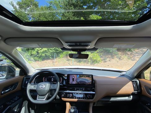 Used 2026 Nissan Pathfinder Platinum AWD/4WD image 22