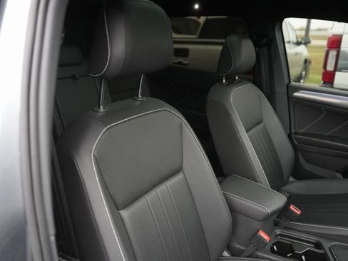 Used 2024 Volkswagen Tiguan SE R-Line image 20