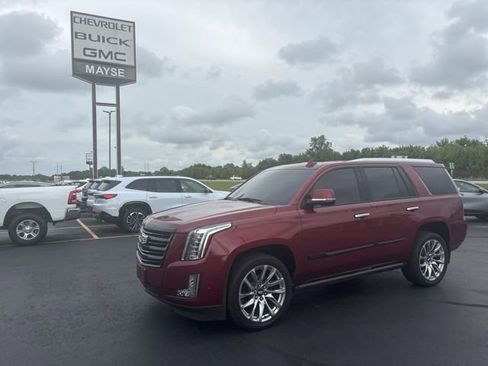 Used 2020 Cadillac Escalade Platinum w/ Escalade Sport Edition AWD/4WD image 3