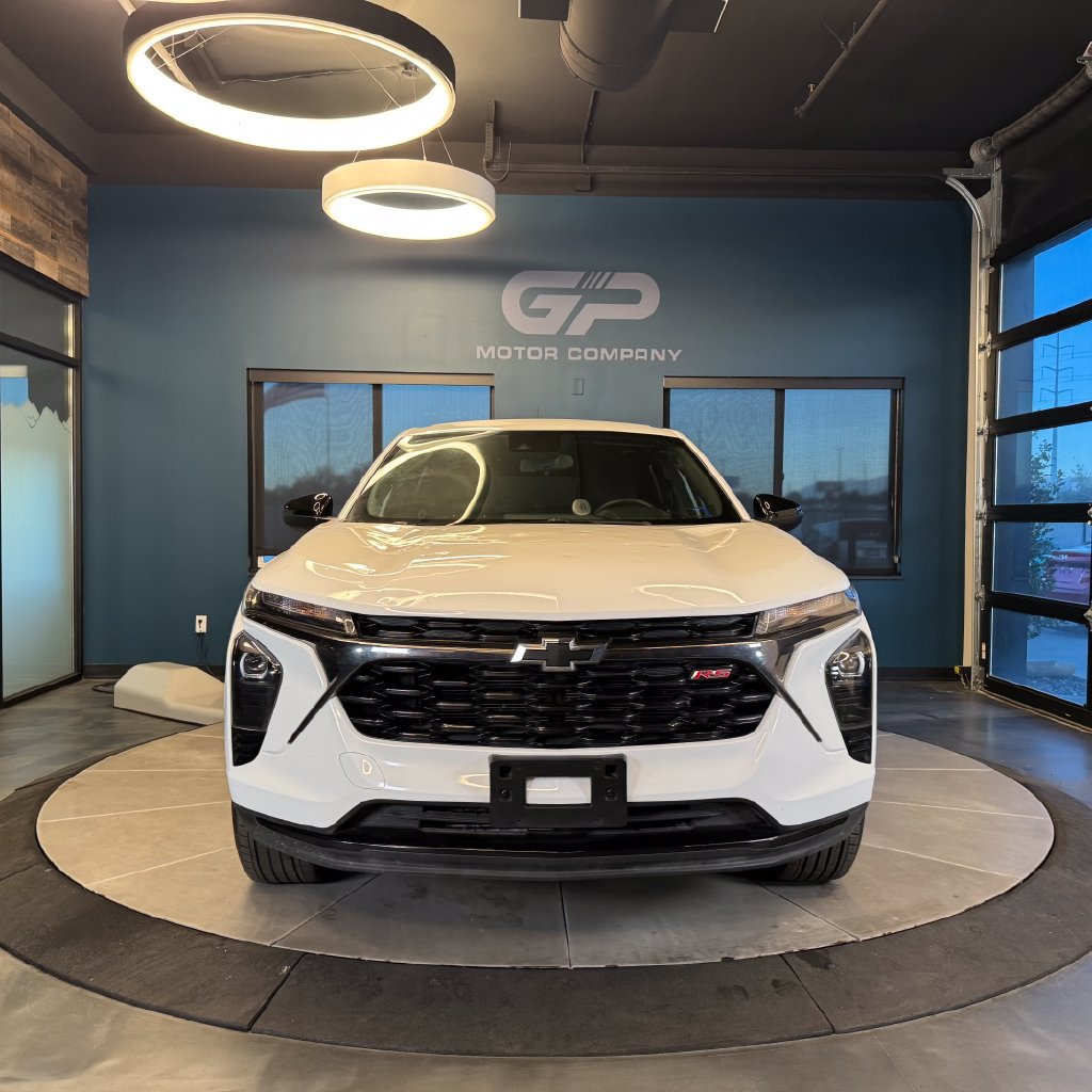 Used 2025 Chevrolet Trax RS w/ Driver Confidence Package FWD image 8
