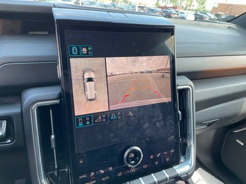 Used 2025 GMC Yukon Denali RWD image 26