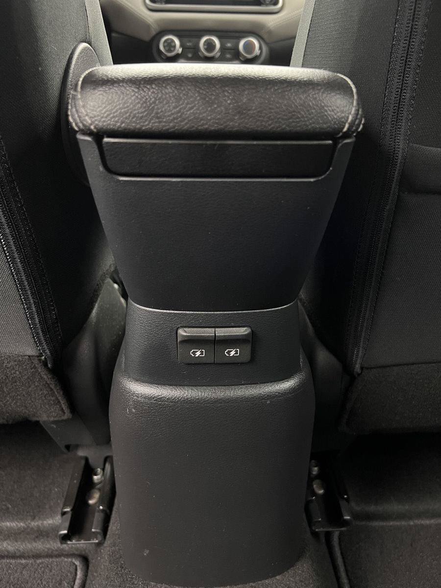 Used 2020 Nissan Versa SV FWD image 30