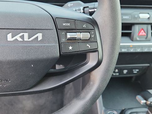 Used 2025 Kia K4 FWD image 17
