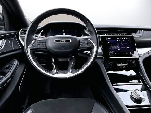 Used 2021 Jeep Grand Cherokee L Laredo image 11